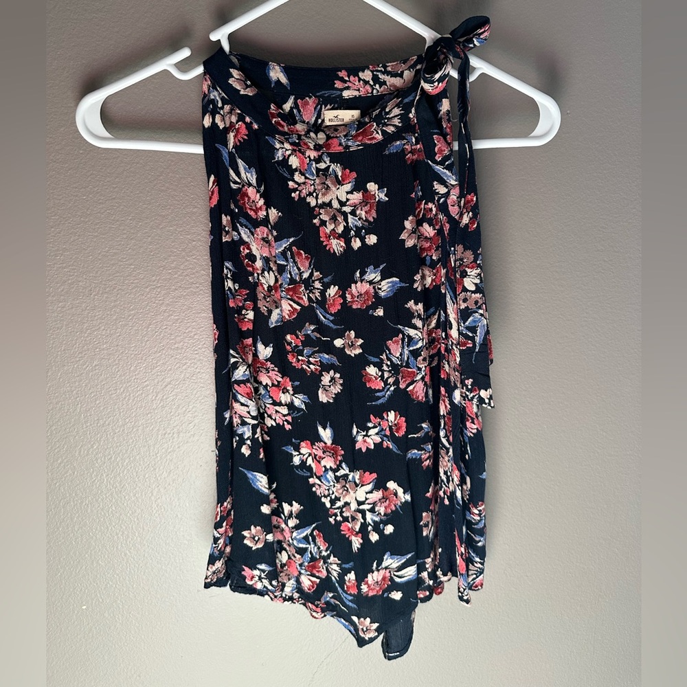 Flowy floral tie neck top
